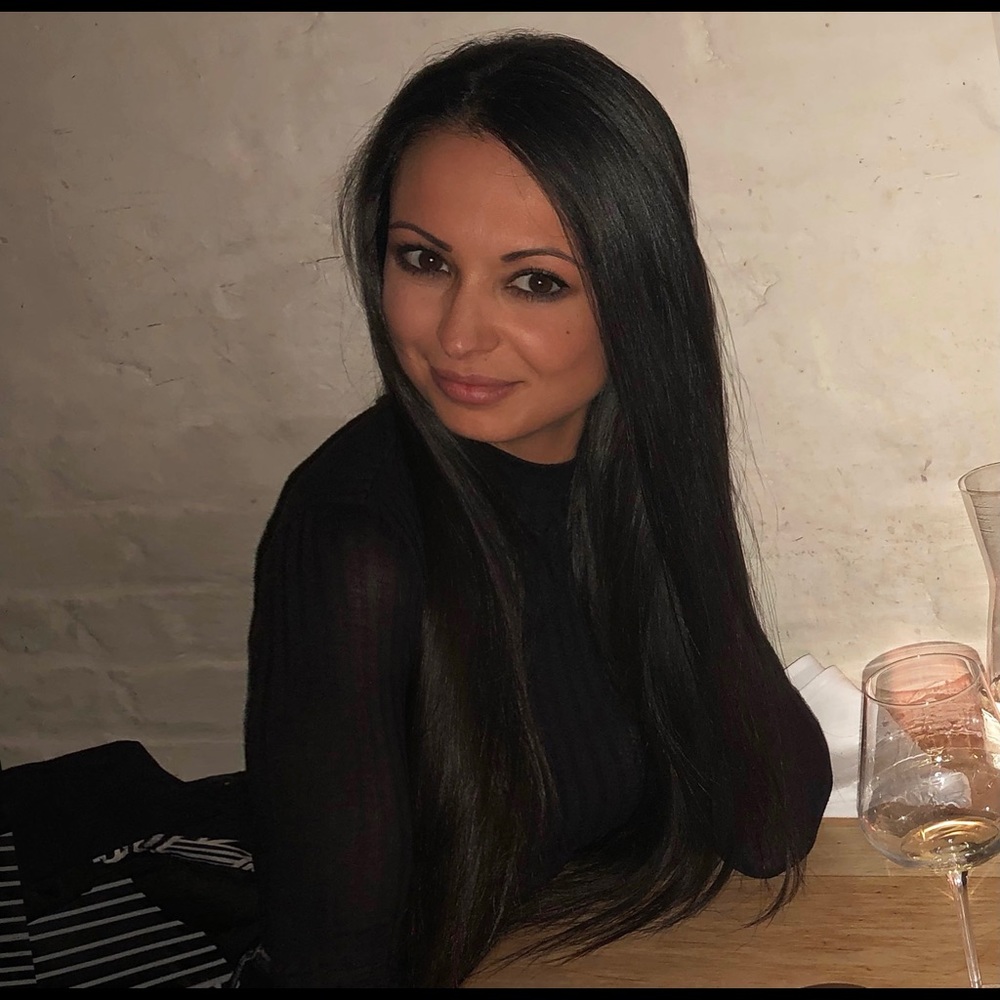 Meet your Posher, Lina